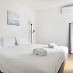 Joivy Chic Apt With Balcony Near Liberdade Avenue